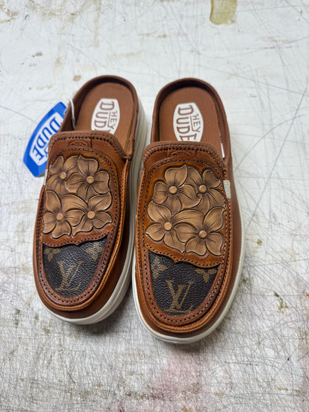 Women's Brown Hey Dude Lifts w/ Skiver Bay Flowers